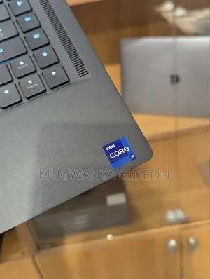 New Laptop Dell Allienware M18 R1 32GB Intel Core i9 SSD 1T