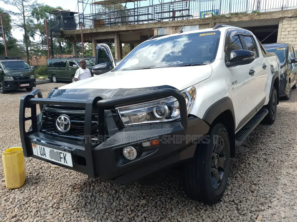 Toyota Hilux Revo Double Cab Deisel 2.8 AWD 2018 White