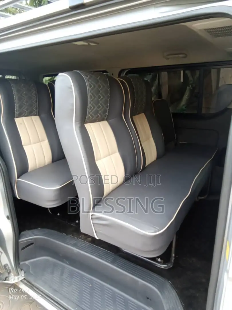 Toyota HiAce 2013 Silver