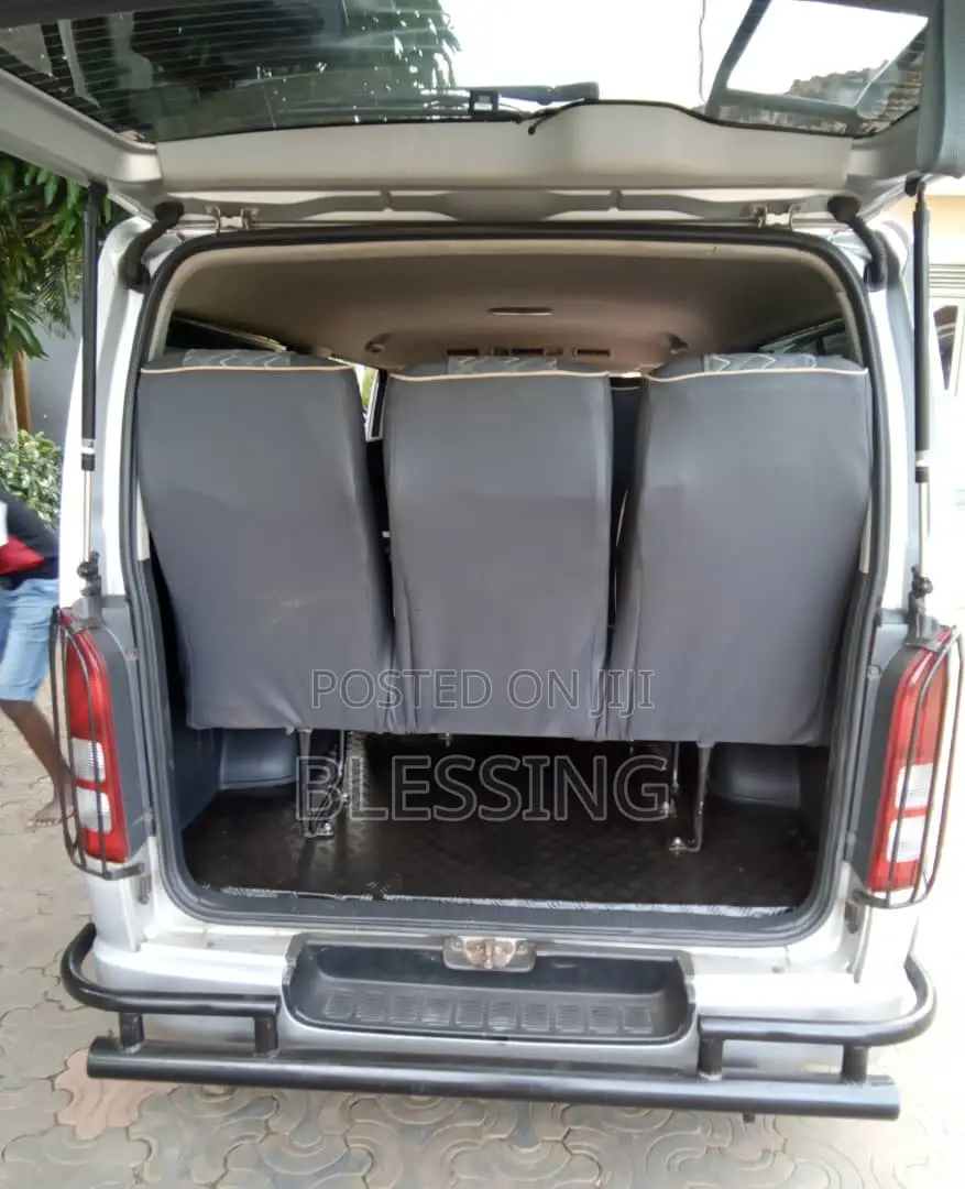 Toyota HiAce 2013 Silver