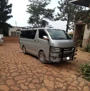 Toyota HiAce 2013 Silver