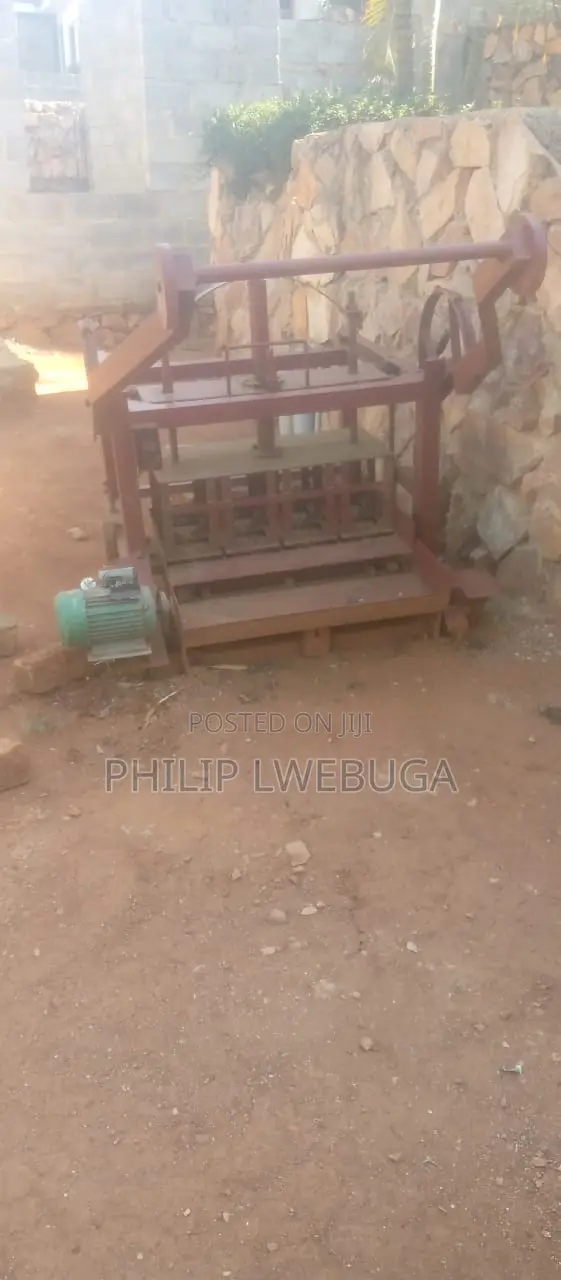 Concrete Block Machine
