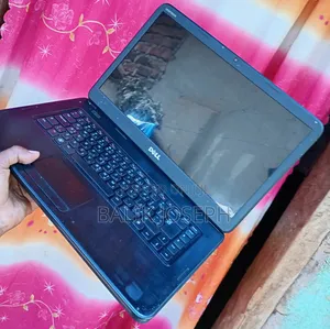 Laptop Dell Inspiron 15 4GB Intel Core 3 SSD 500GB