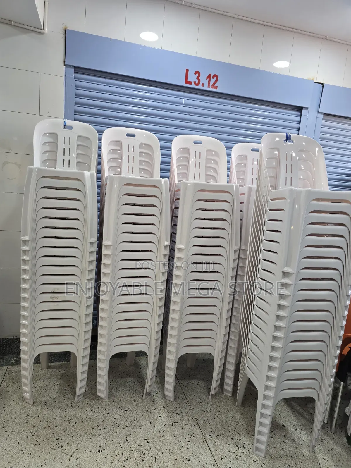 1Pcs Plastic Chairs Plastic Chairs for Parties,Church,Hotels,Garden,