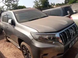 Toyota Land Cruiser Prado 2016 Gray