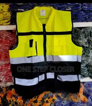 Reflector With Poctes