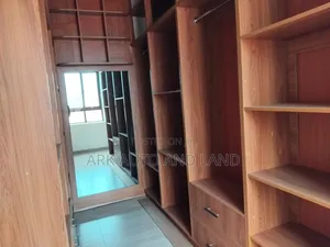 5bdrm House in Kira for sale