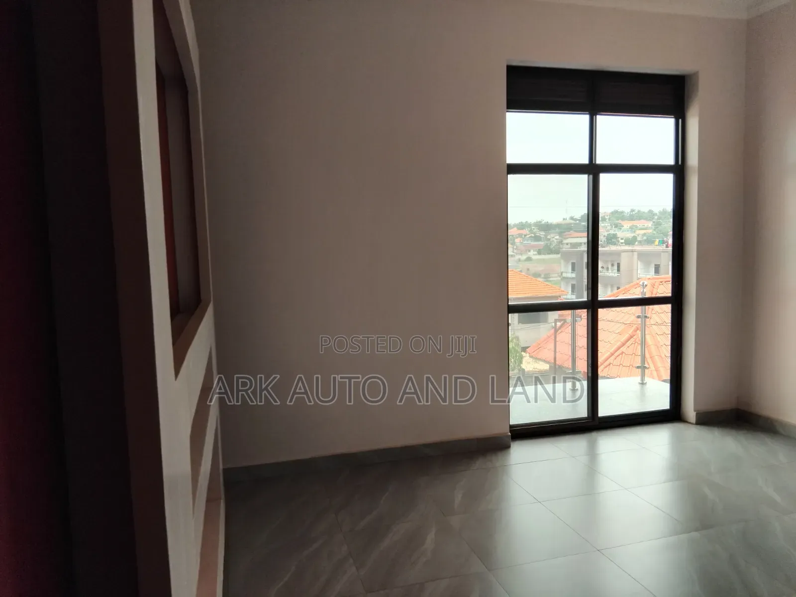 5bdrm House in Kira for sale