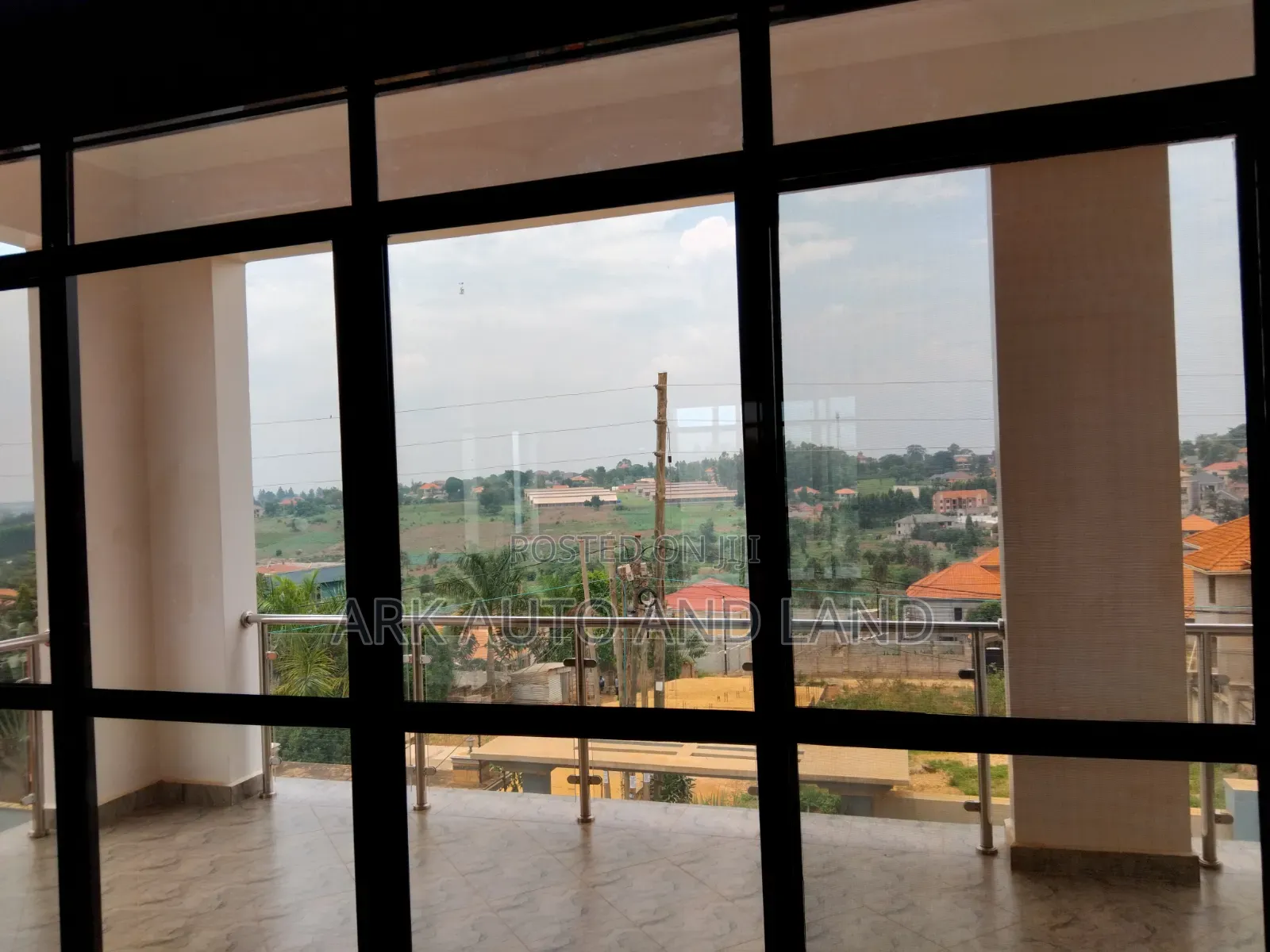 5bdrm House in Kira for sale