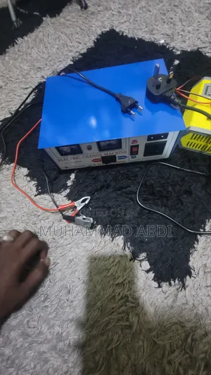 500W DC-AC Inverter + Separate Heavy-Duty Battery Charger