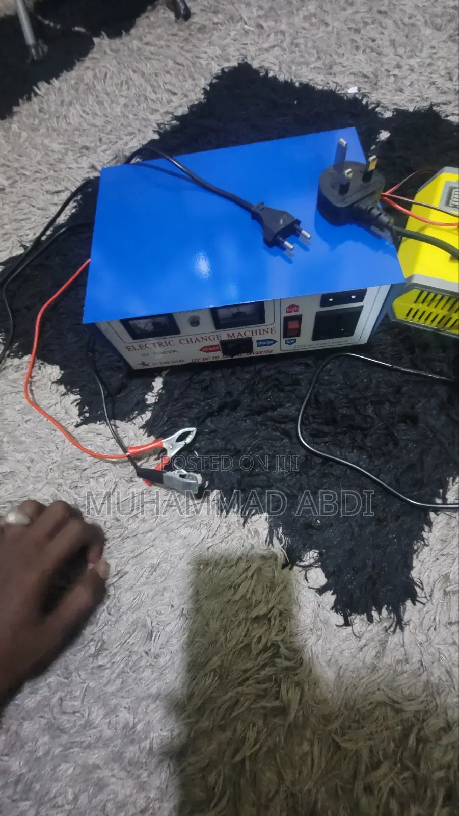 500W DC-AC Inverter + Separate Heavy-Duty Battery Charger