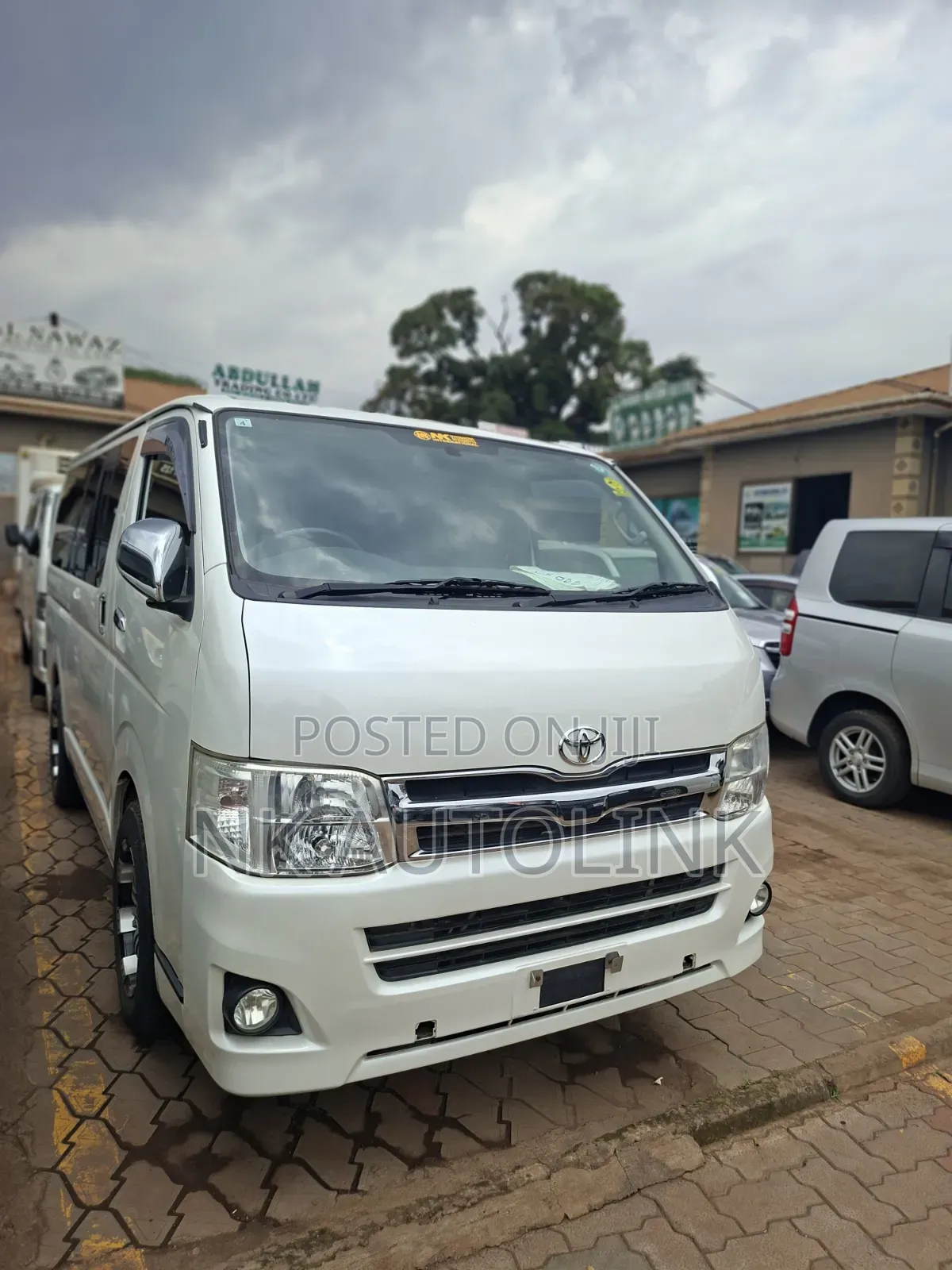 Toyota HiAce 2013 White