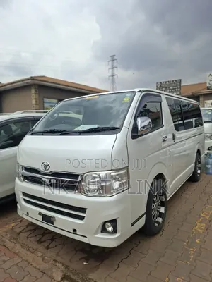 Toyota HiAce 2013 White