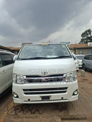 Toyota HiAce 2013 White