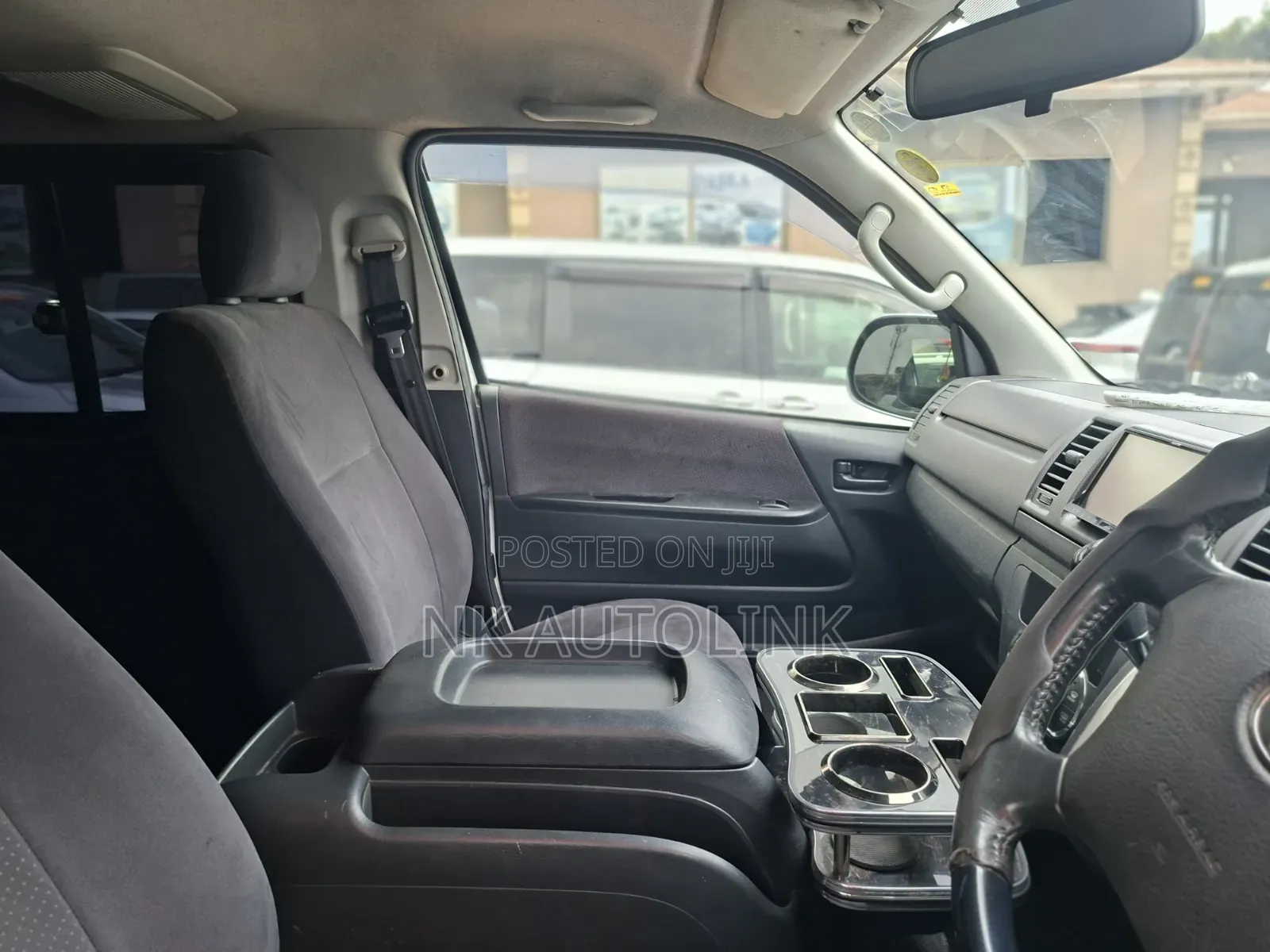 Toyota HiAce 2013 White