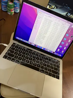 Laptop Apple MacBook Pro 8GB Intel Core i5 SSD 256GB