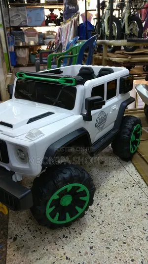 Ultimate Adventure Kids' Heavy Duty 4X4 Jumbo Ride-on Benz Car