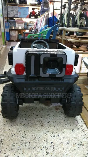 Ultimate Adventure Kids' Heavy Duty 4X4 Jumbo Ride-on Benz Car