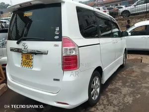 Toyota Noah 2008 White