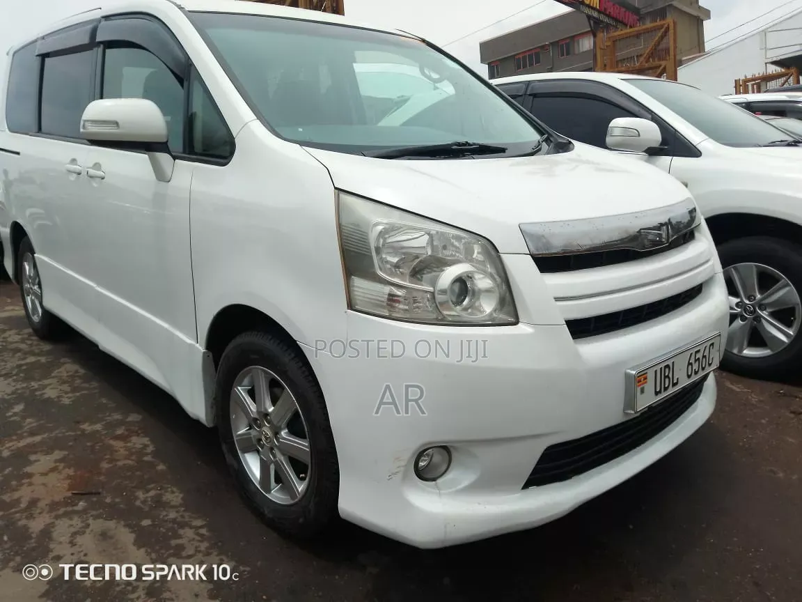 Toyota Noah 2008 White