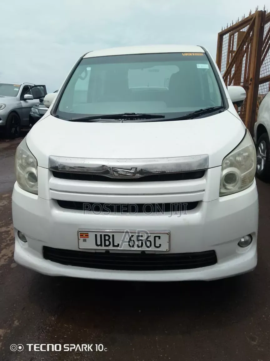 Toyota Noah 2008 White
