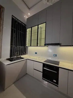 Kitchen Cabinets/Smart Kitchen Cabinets From 1,200,000 a Running Meter