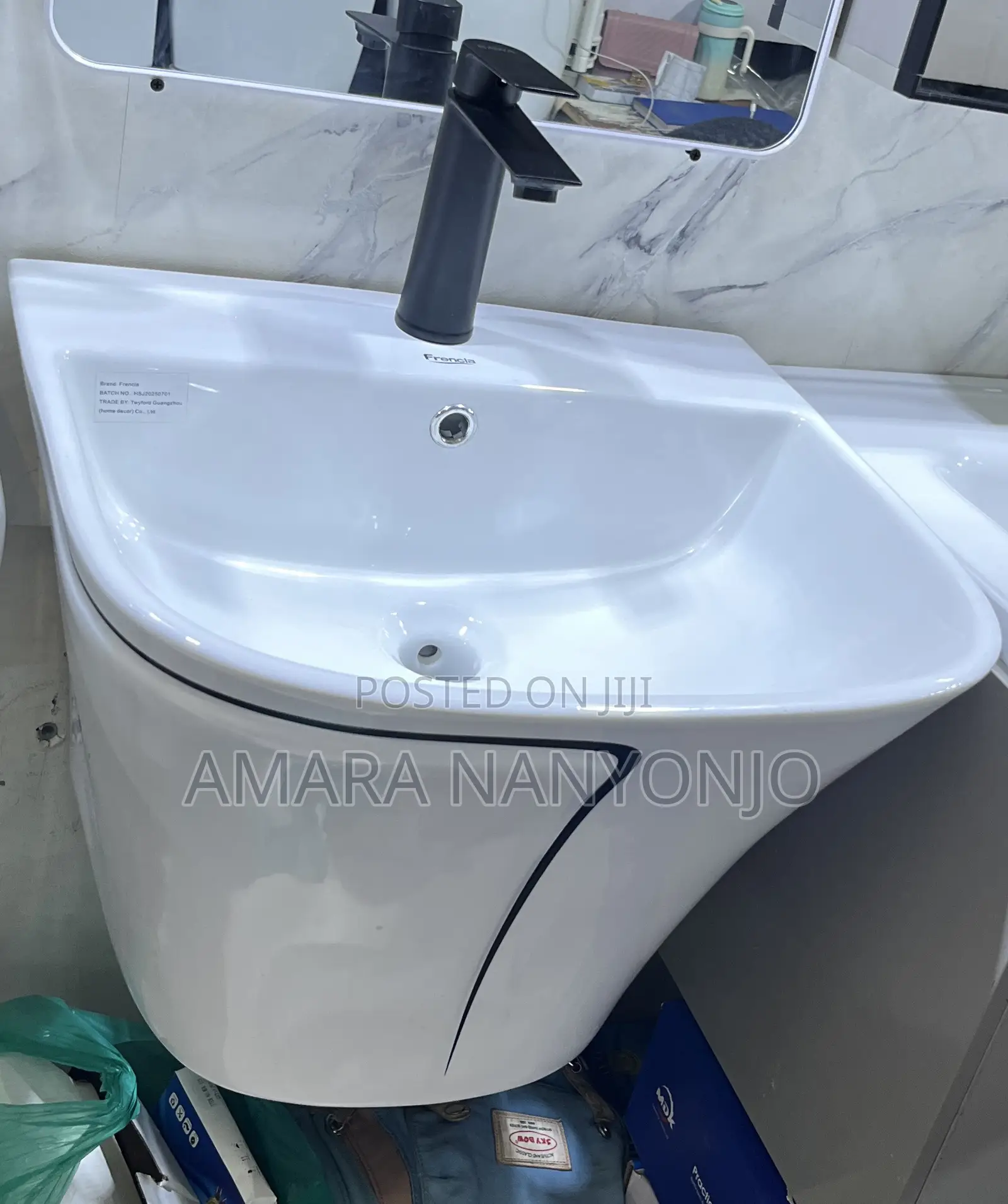 Luxury Toilet and Hand Wash Basin Combo