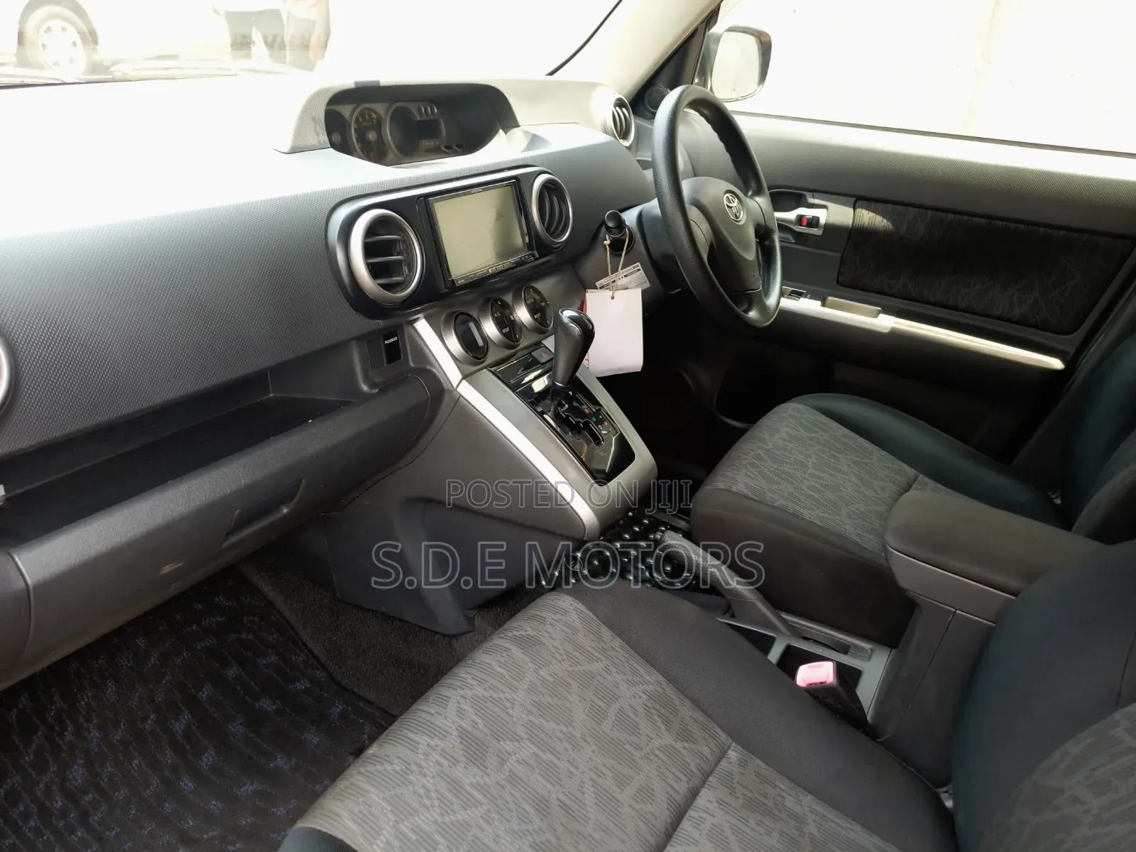 Toyota Rumion 1.5 FWD 2023 Red