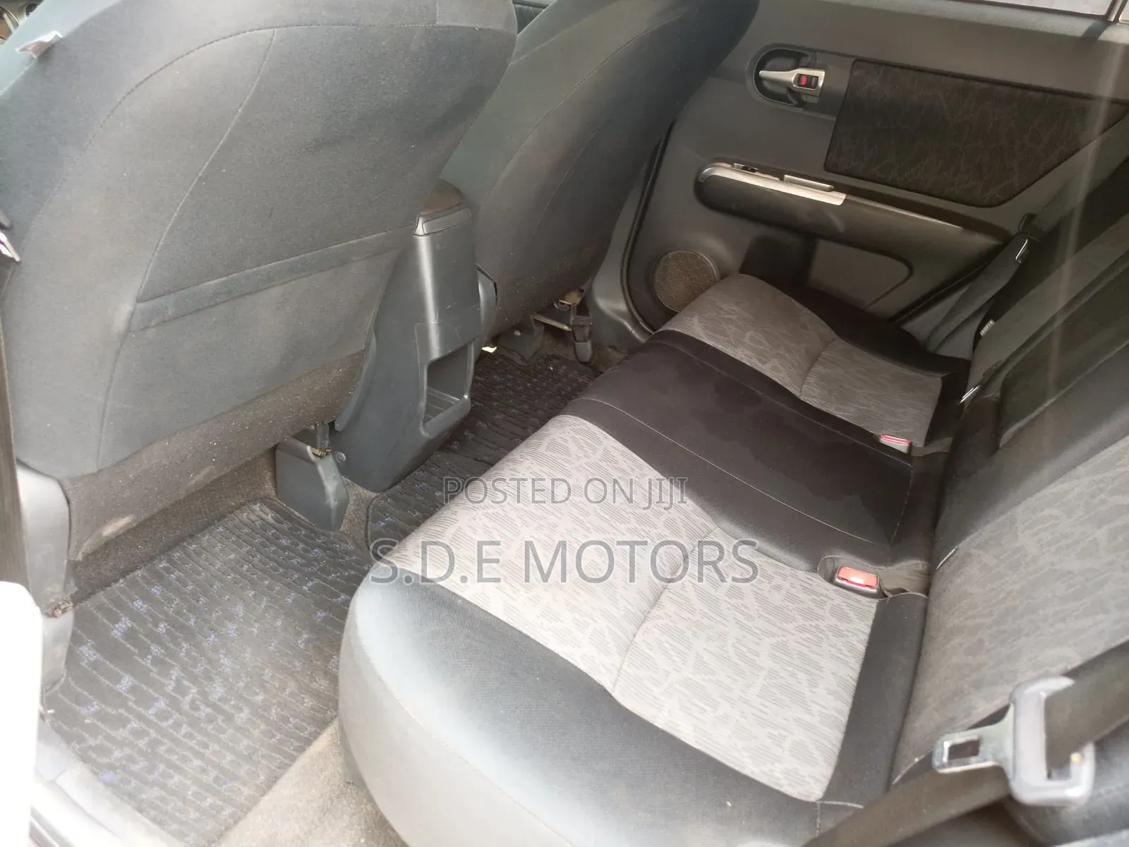 Toyota Rumion 1.5 FWD 2023 Red