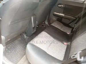 Toyota Rumion 1.5 FWD 2023 Red