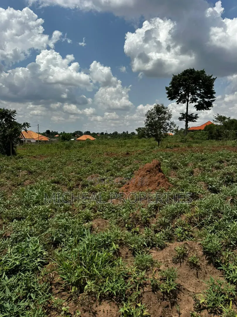 Plot for Sell Gayaza Kiwenda at 22m With Land Titles