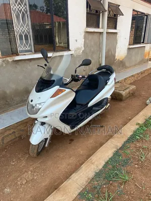 Yamaha Majesty 2020 White