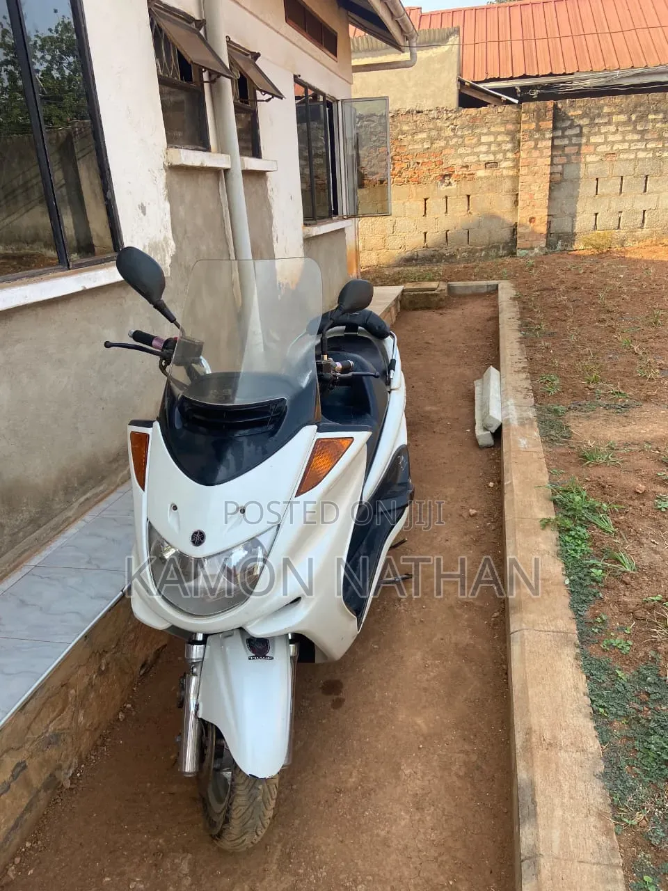 Yamaha Majesty 2020 White