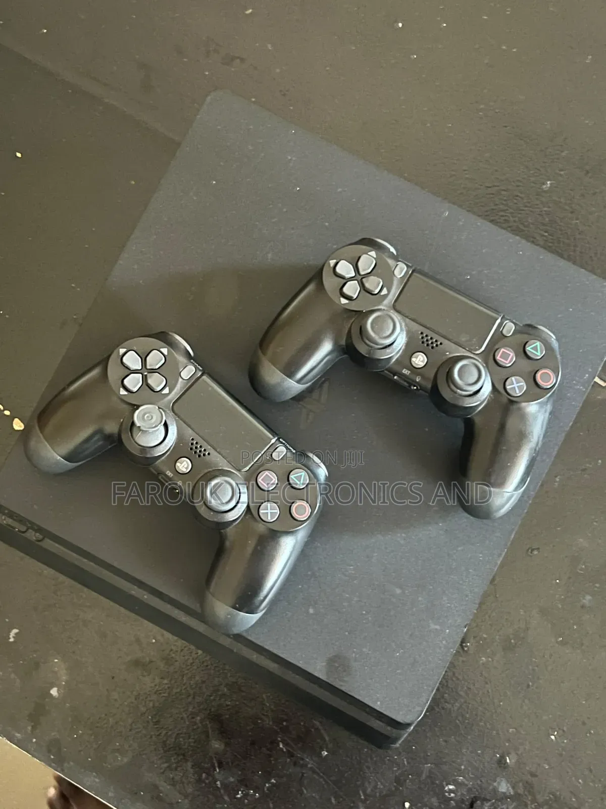 Play Station 4 Slim