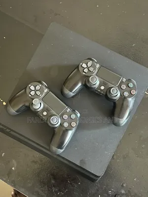 Play Station 4 Slim