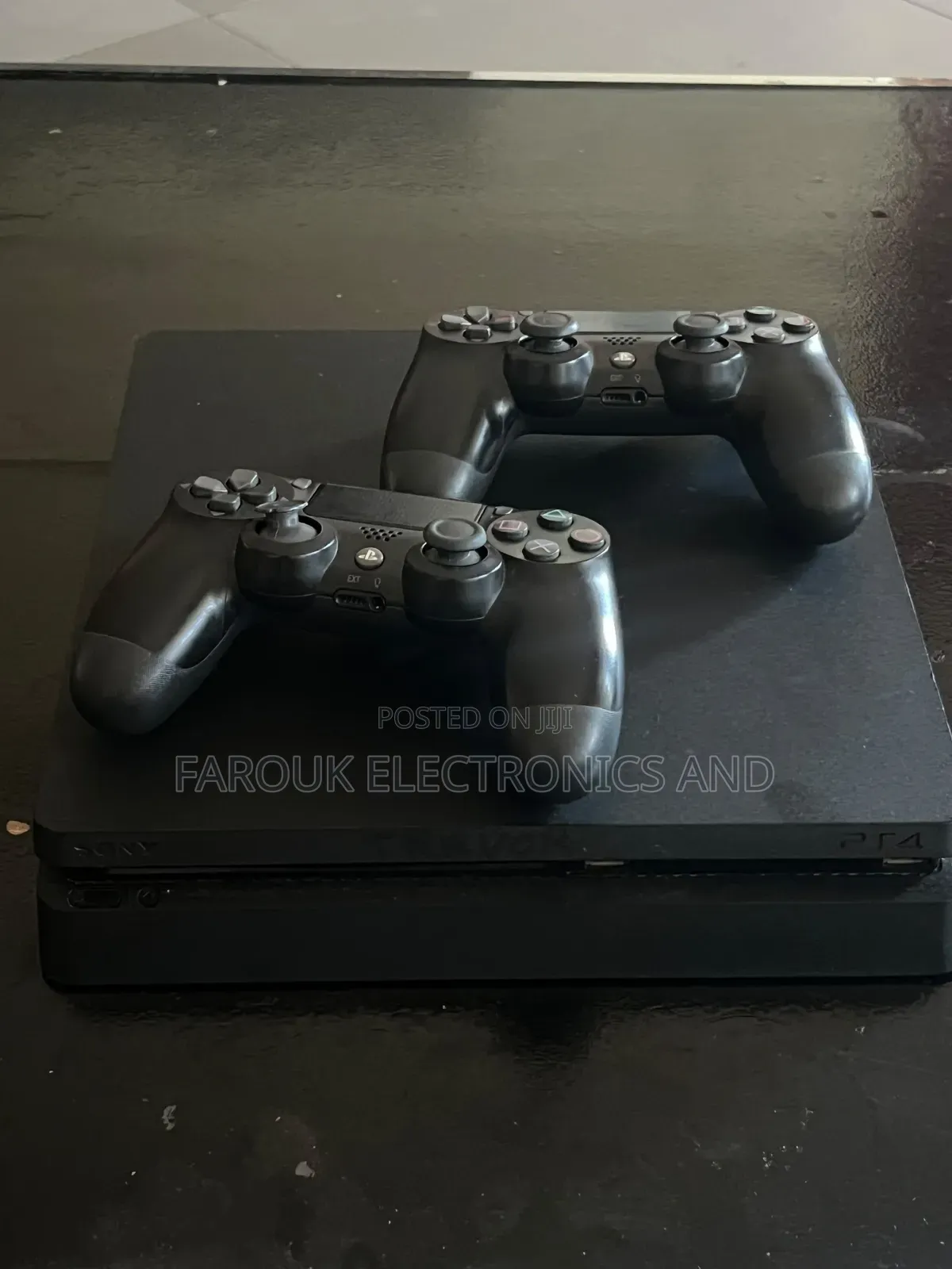 Play Station 4 Slim