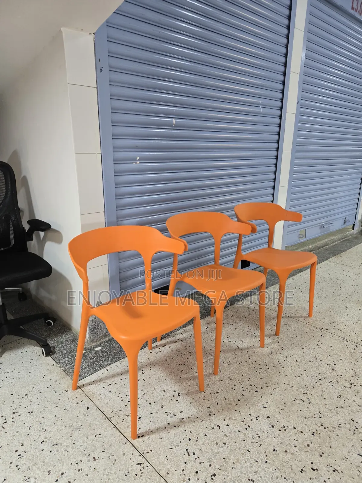 Crown Express Plastic Chairs Plastic Chairs