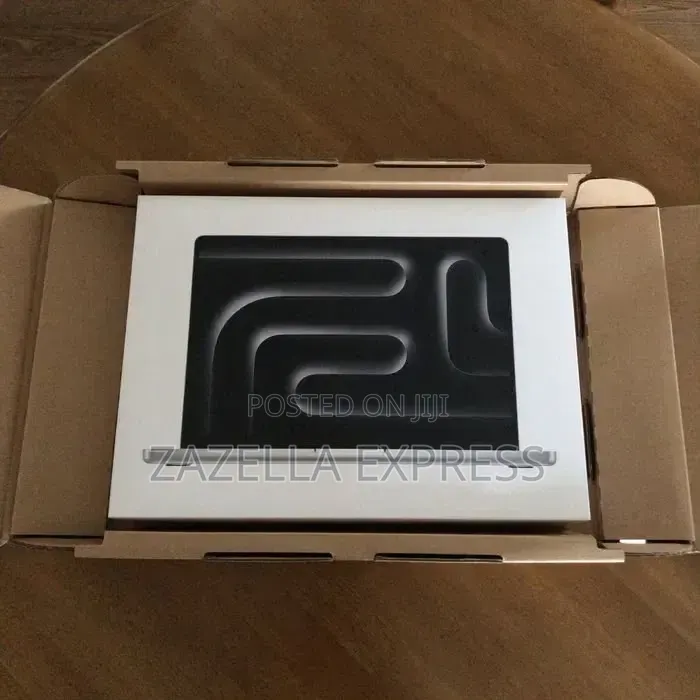 New Laptop Apple MacBook Pro 16GB Apple M5 SSD 1T