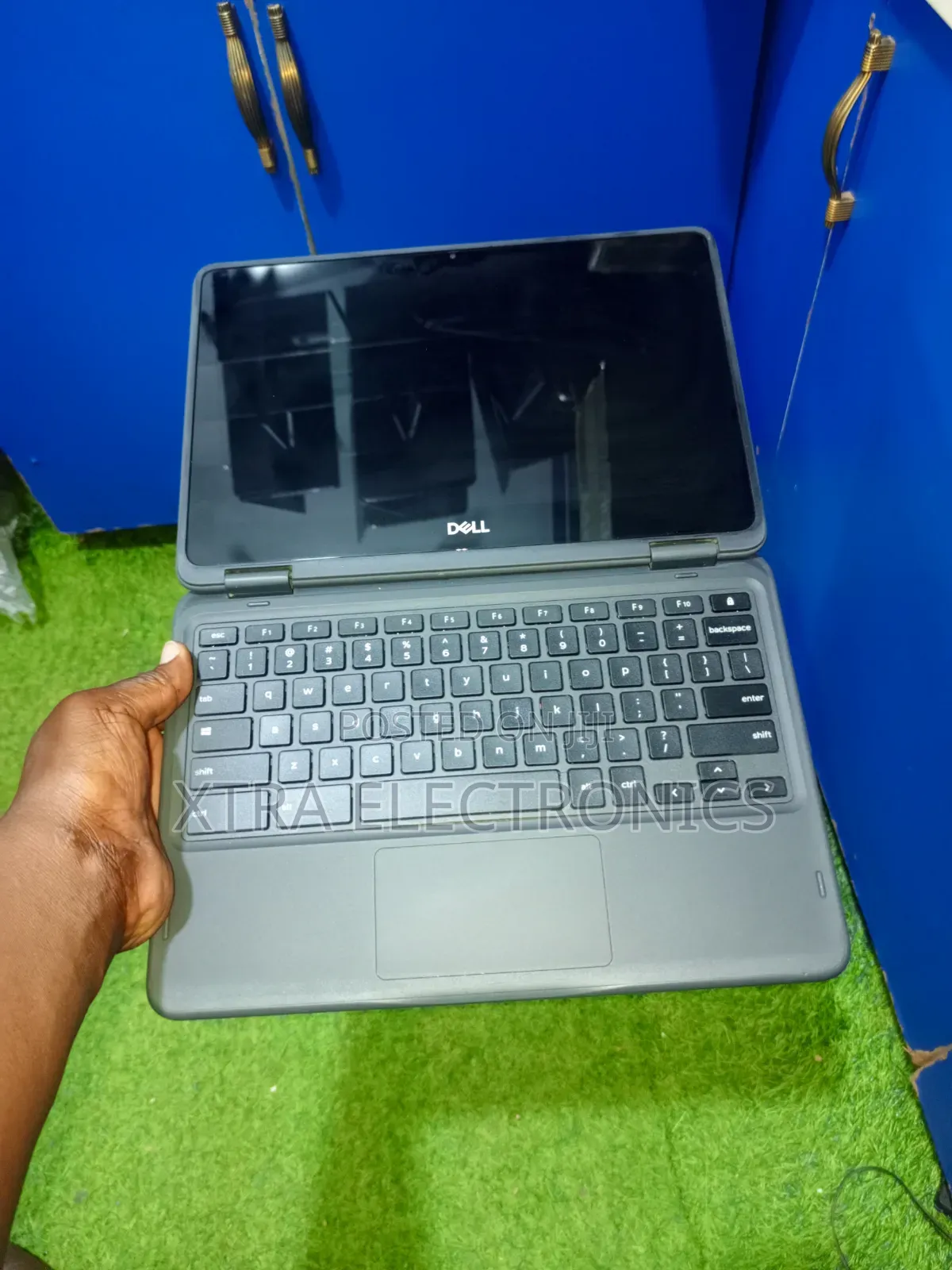 Laptop Dell Latitude 3190 2-in-1 4GB Intel SSD 160GB