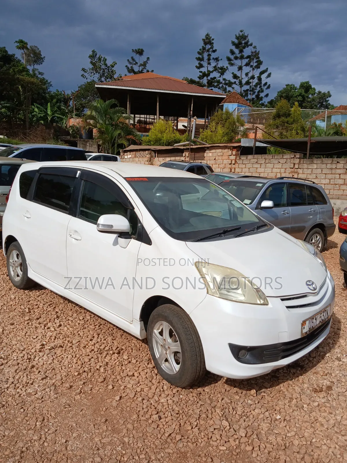 Toyota Passo Sette 1.5 AWD 2009 White