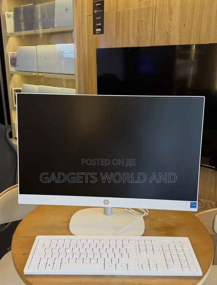 New HP ProOne 240 G10 All-in-One 8GB Intel Core i5 SSD 512GB
