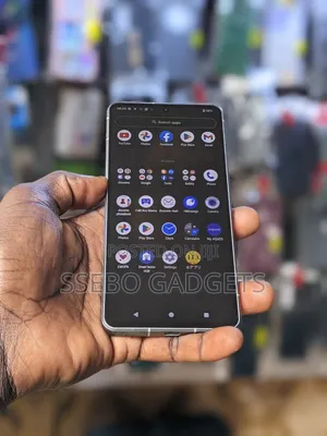 Sharp Aquos R7 256 GB Silver