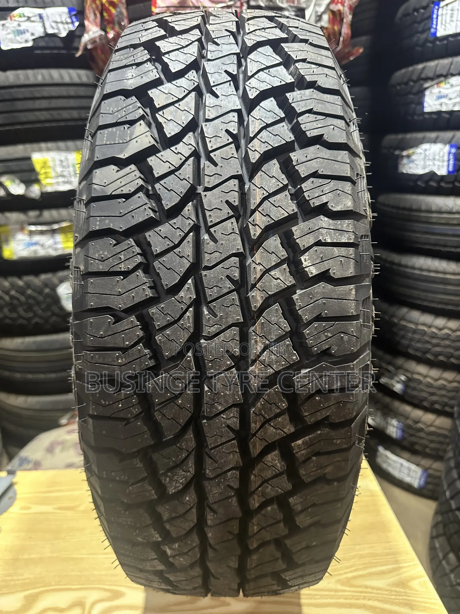 235/65r17 Adventure All Terrain a/T Tires
