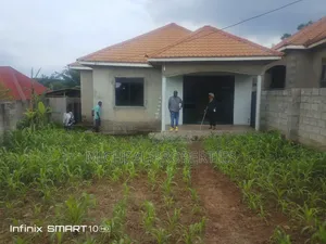 3bdrm House in Kasangati Matuga Rd, Wakiso / Wakiso for sale