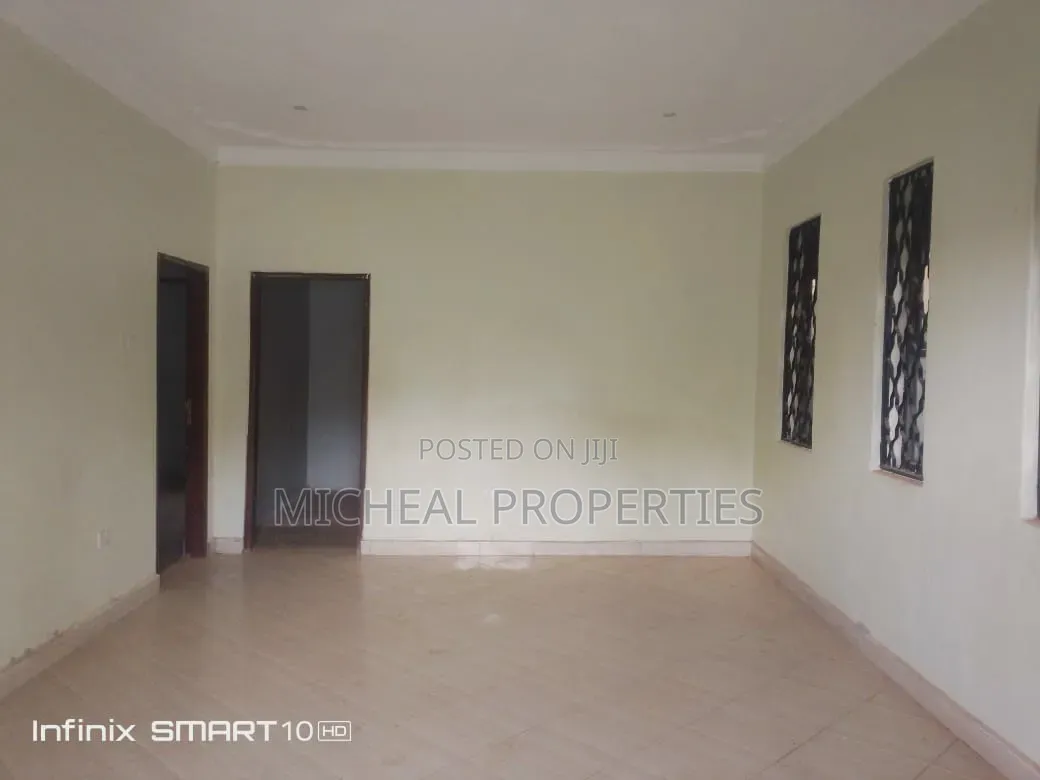 3bdrm House in Kasangati Matuga Rd, Wakiso / Wakiso for sale