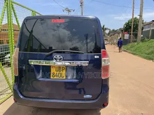 Toyota Noah 2010 Blue