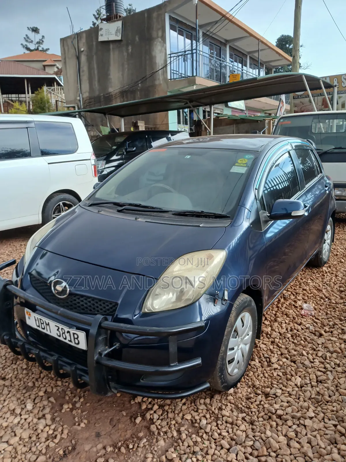 Toyota Vitz 1.3 FWD 5dr 2010 Blue