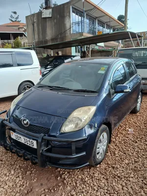 Toyota Vitz 1.3 FWD 5dr 2010 Blue