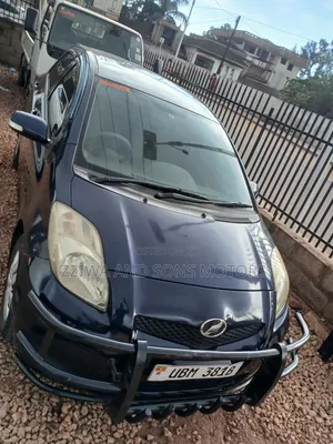 Toyota Vitz 1.3 FWD 5dr 2010 Blue