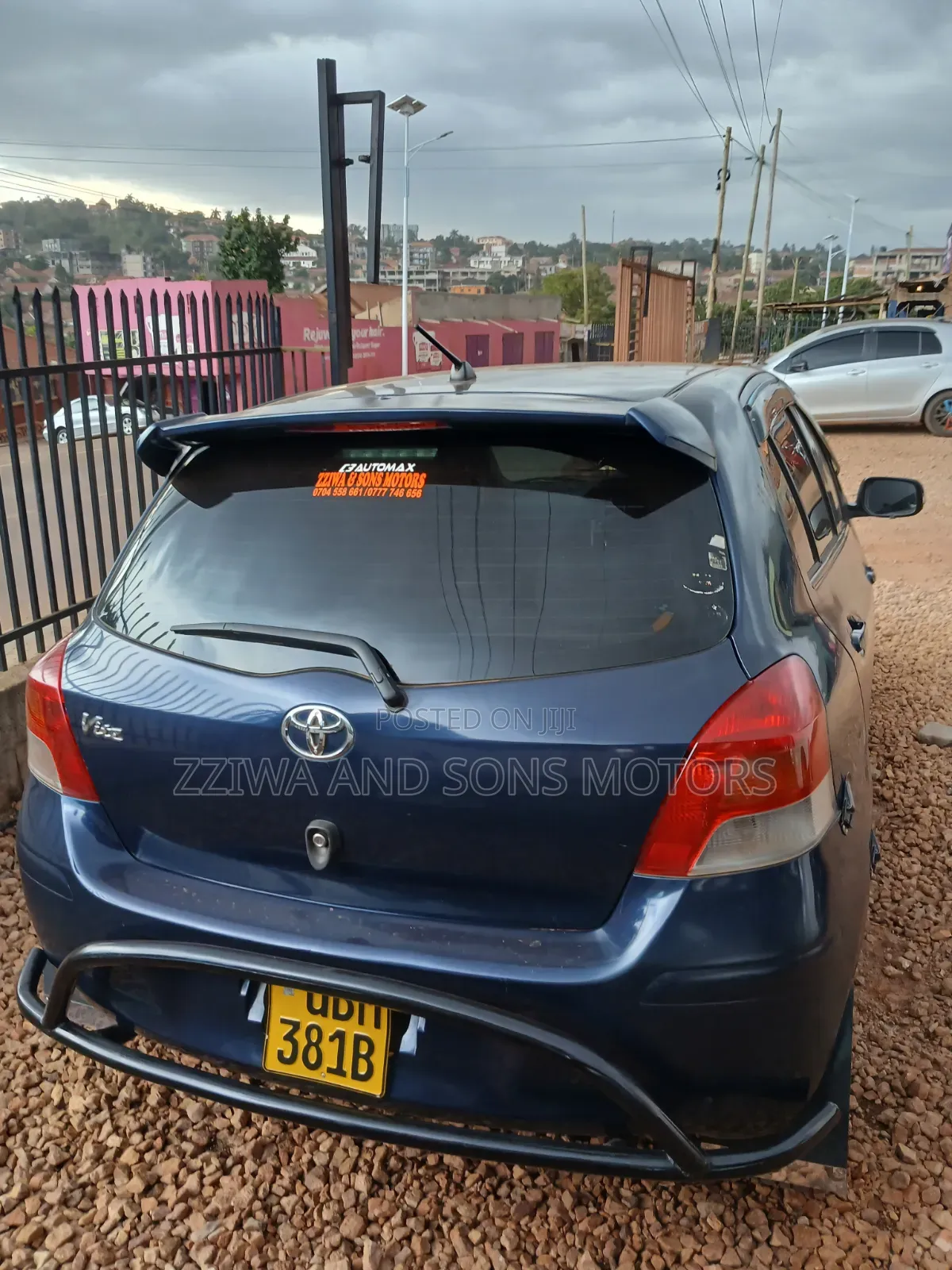 Toyota Vitz 1.3 FWD 5dr 2010 Blue